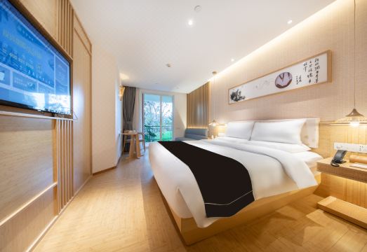 Jianguo HIDDEN Hotel (Kunming Dianchi Haigeng Park)Hotel Overview