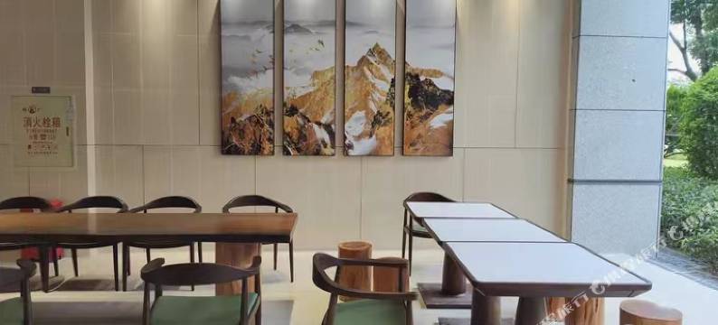 豪朗.Loft高空海景公寓(龙光世纪商务中心店)图片