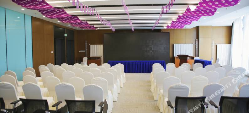 大连足球青训基地(万达体育新城店)图片