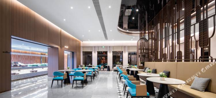 宜必思尚品酒店(三亚湾凤凰机场店)图片