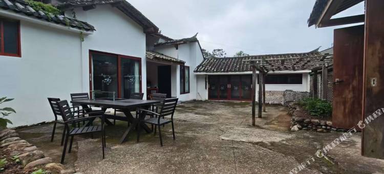 墨江隔界田彝乡溪语壹号小院图片