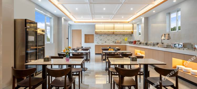 白玉兰酒店(滨州博兴博百购物广场店)图片