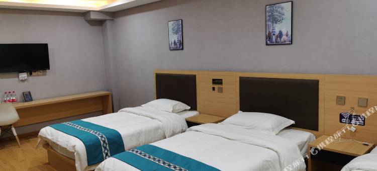 察右中旗露苗商务酒店图片