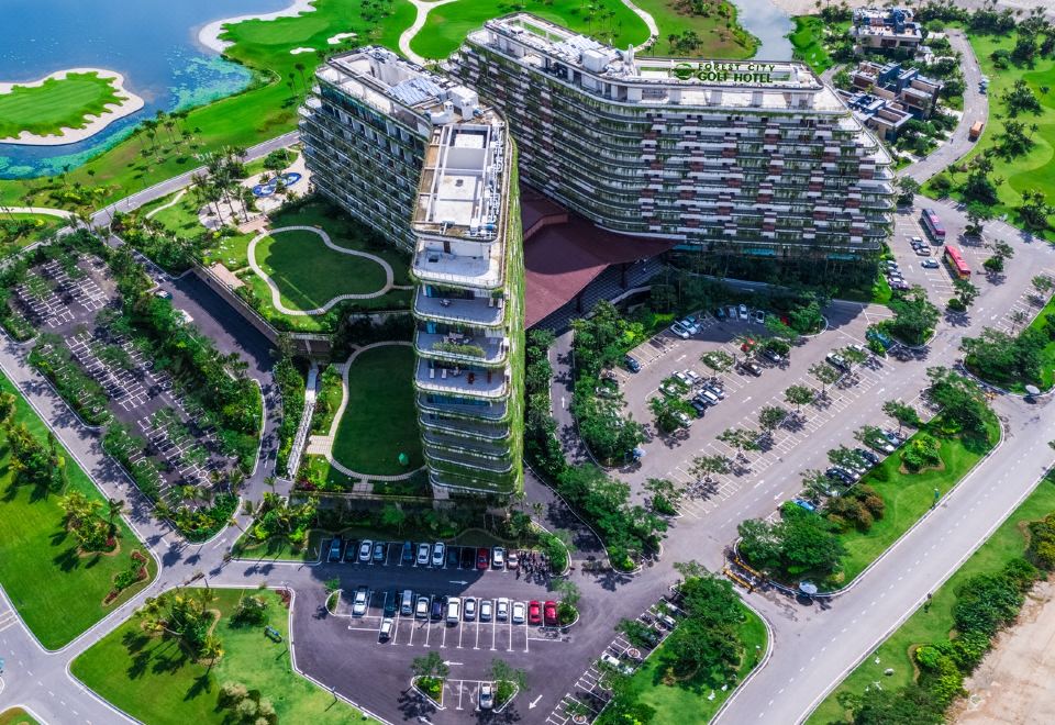 Forest City Golf HotelOver view