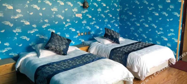 山丹军马场槐溪小镇图片