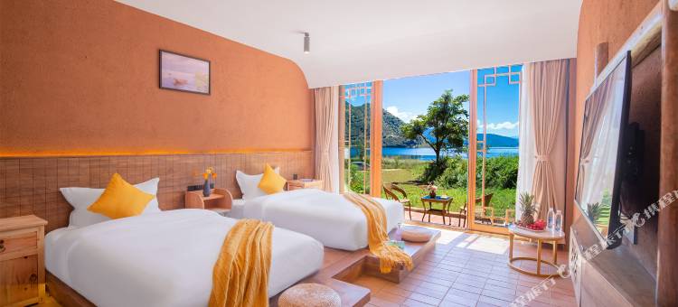 泸沽湖德央度假山庄图片