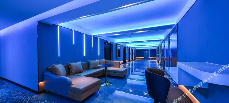 叶与晨电竞电影酒店(火车站塔坛店)图片