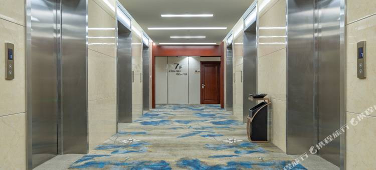 智铂酒店(淄博北站银泰城店)图片