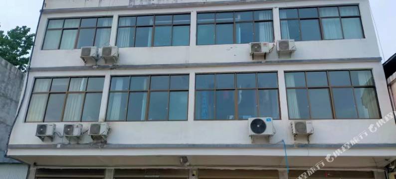 和信旅馆(潢川伞陂镇政府卫生院店)图片