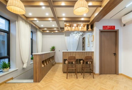 Xin Yuan County Yi Chen light luxury flower InnHotel Overview