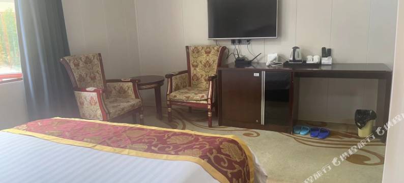 左贡凯顿酒店图片