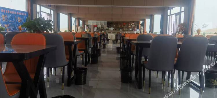 露途大漠酒店图片