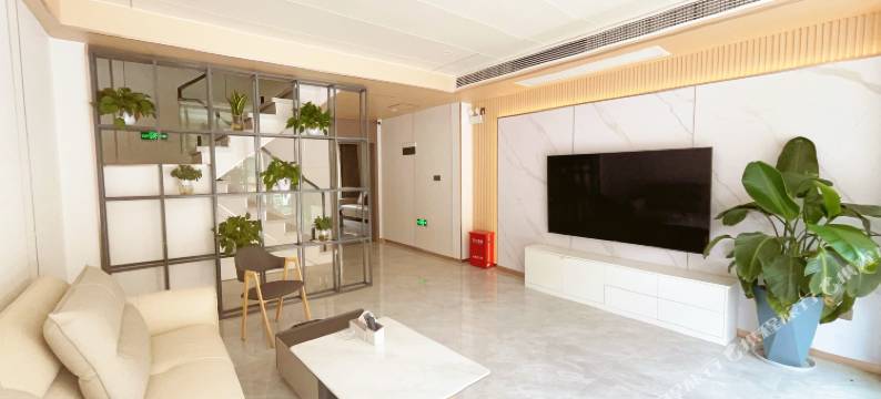 八月居民宿(邵女坪温泉中心店)图片