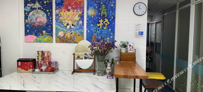 青柠太空舱青年旅舍(武汉街道口地铁站店)图片