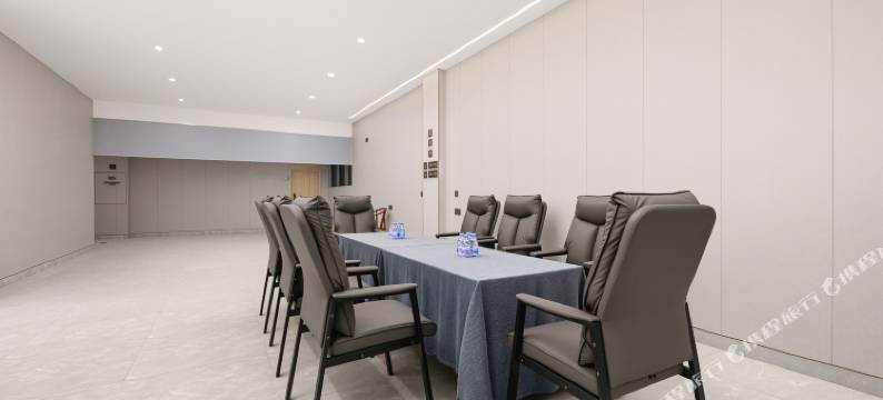 潮漫酒店(海南华侨中学仁恒里店)图片