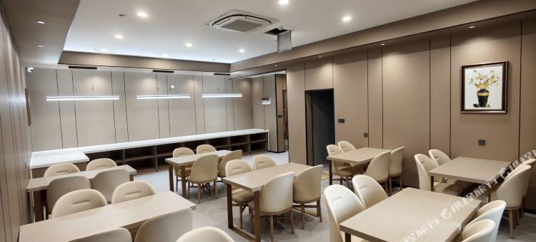 广州汇悦城际酒店(科技教育城凤岗地铁站店)图片