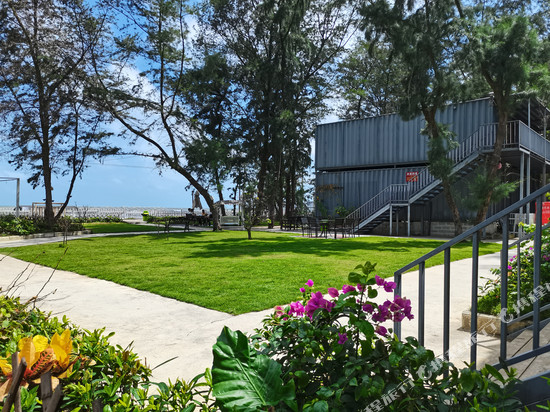 东兴十里海景客栈