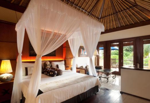 Pool Villa Merumatta Senggigi Hotel Overview