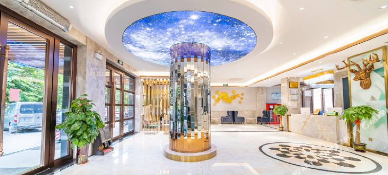 荷美酒店(贵港万达广场店)图片