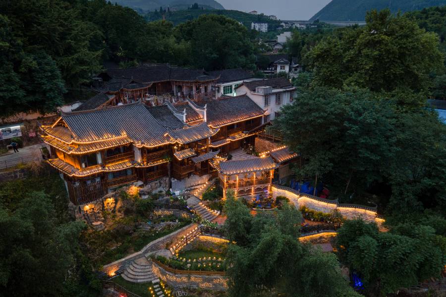 土司宣府(芙蓉鎮大瀑布店)