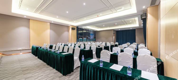 前海金沙酒店(深圳西乡地铁站店)图片