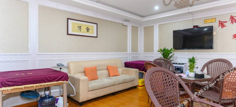 巴中婲主题酒店(万达广场市中医院店)图片