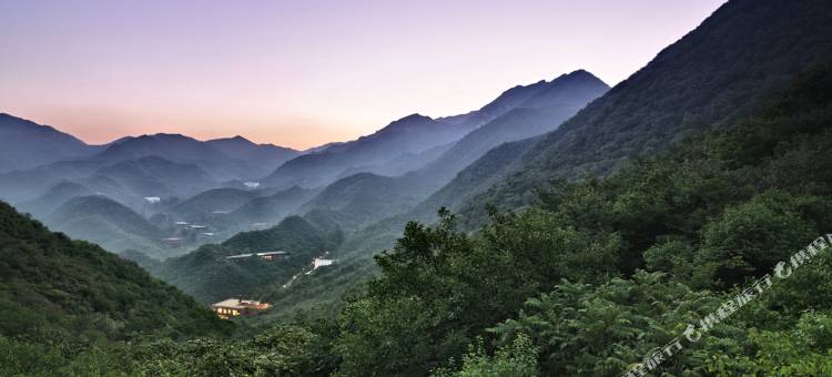 长城脚下的公社图片