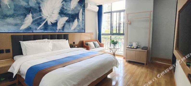 临沧开园曼居酒店(市一中店)图片