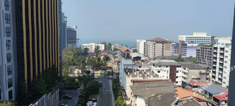 芭堤雅乐思贝丝公寓式酒店(The Base Condo Pattaya)图片