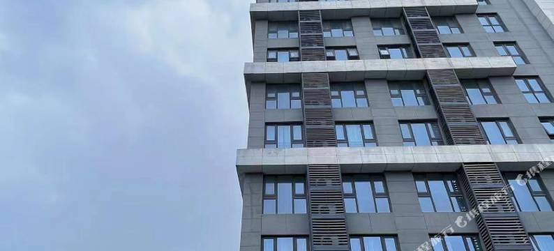 名湖酒店(郑州蝶湖公园滨河新城地铁站店)图片