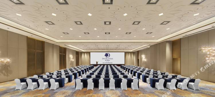 雅安正黄希尔顿逸林酒店图片