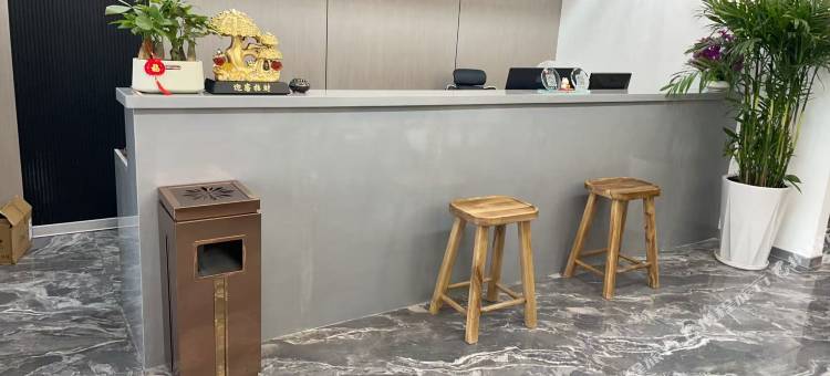蓝悦湾酒店(栾川凤凰天街店)图片