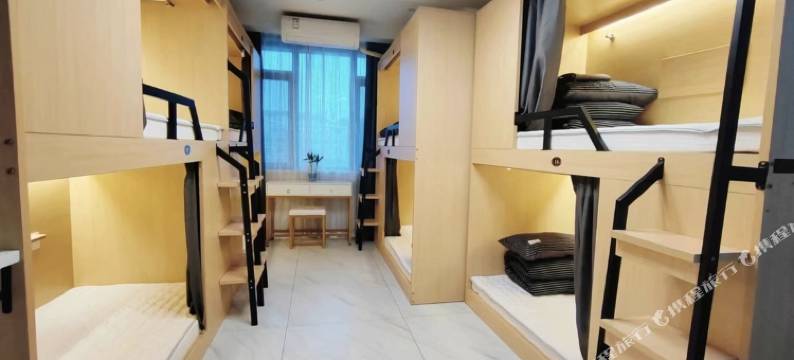 自由行青年民宿(上海火车站店)图片