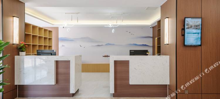 艺龙瑞云酒店(郑州南三环投控智慧物流产业园区店)图片