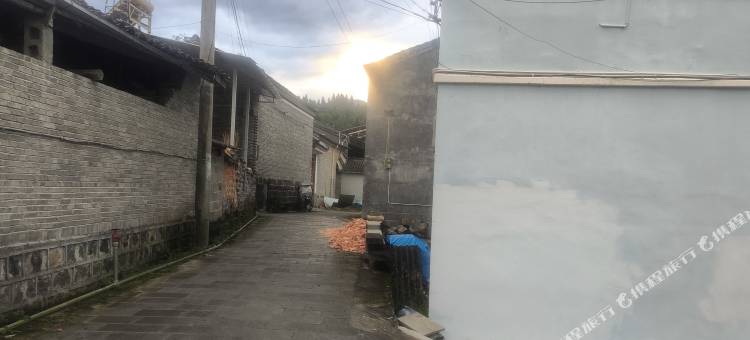 石墙温泉民宿图片