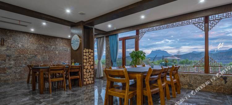 泸沽湖呀啦嗦庄园图片