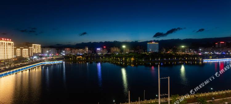 百合酒店(阳西西湖店)图片