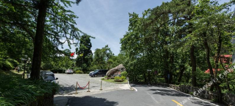 庐山夜雨民宿(庐山牯岭街索道上站台店)图片