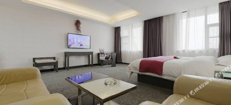 湃酒店(信阳火车站南虹广场店)图片