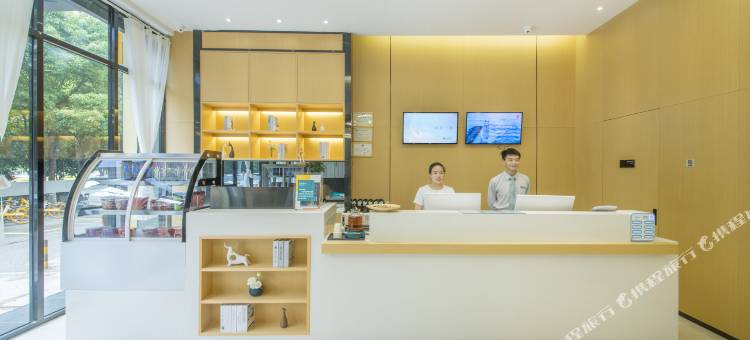 城市快居酒店(武汉客厅极地海洋公园店)图片