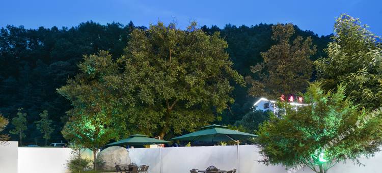 仟那美宿酒店(老君山云景索道店)图片