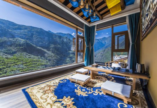 丹布仓?藏宿外景图