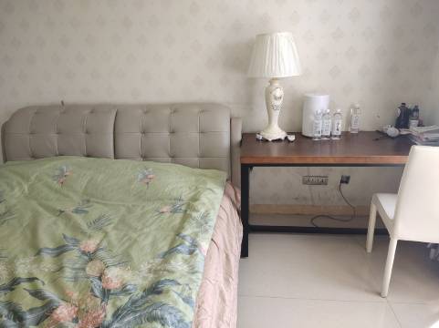 泊客依林B区精装两室公寓(青山路1号分店)