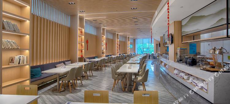 泰安中心智选假日酒店图片