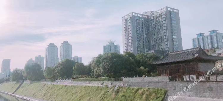 派酒店(西安明城墙和平门地铁站店)图片