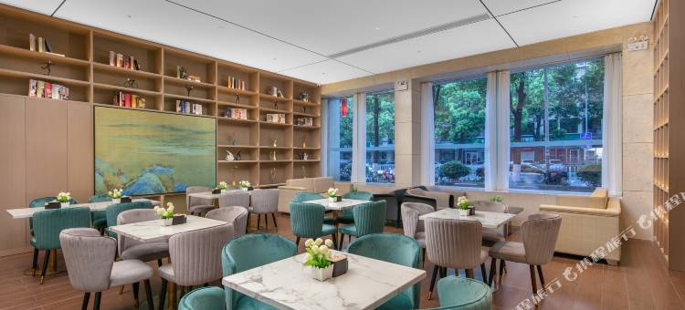 柏曼酒店(长沙万家丽广场地铁站扬帆夜市店)图片