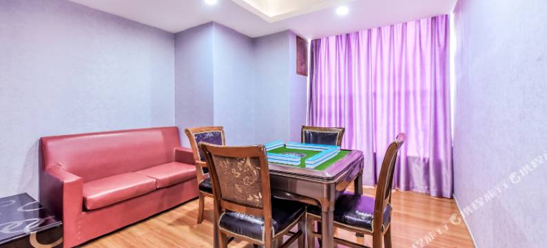 郡皇酒店(重庆火车西站彩云湖地铁站店)图片