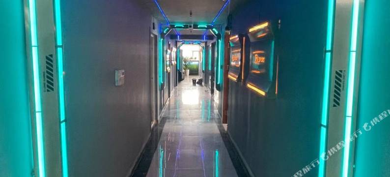 乌海自游空间电竞民宿图片