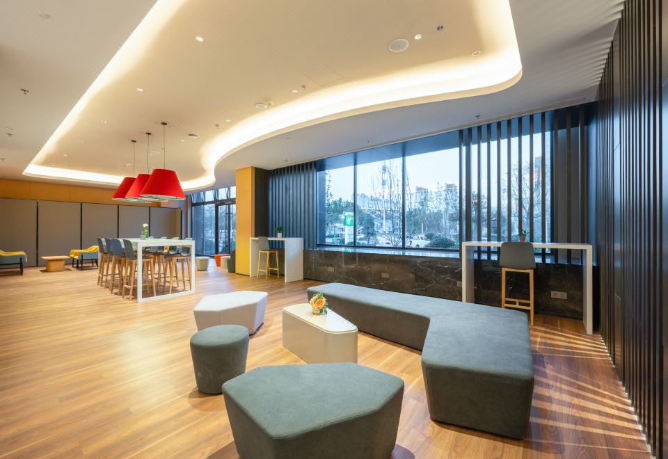 Holiday Inn Express XINJI CITY CENTER by IHGHotel Overview