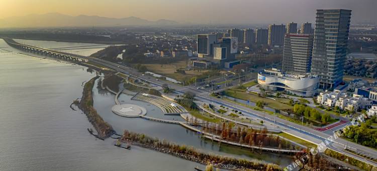 芸栖荟湖景公寓(湖滨公园店)图片